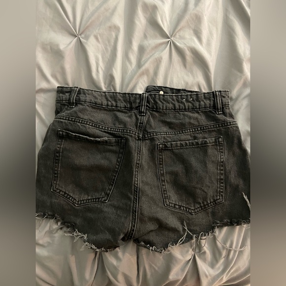 Shorts - Picture 3 of 3